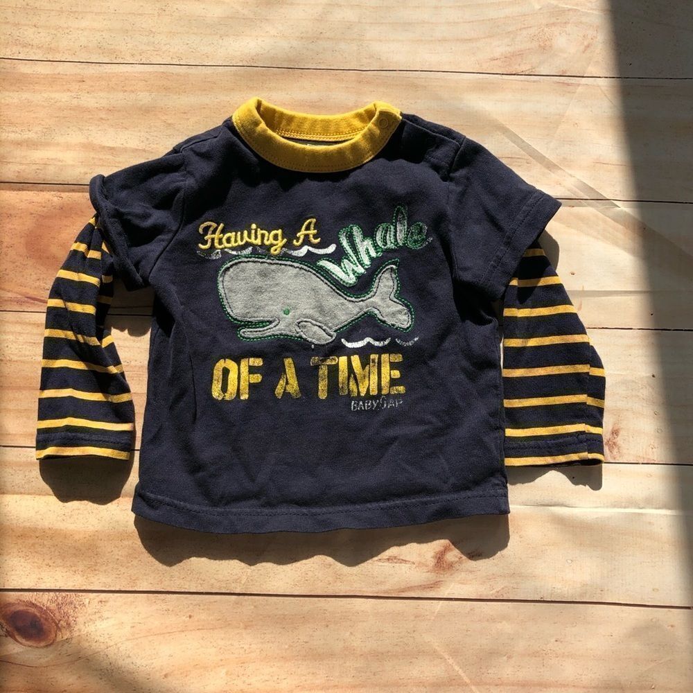 🍭6/$30 Gap whale navy stripe shirt 12-18 m
